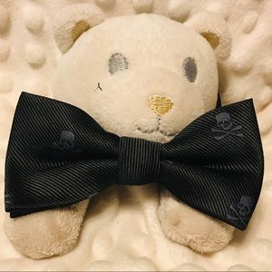 5/$20 Baby bow tie BLACK SKULLS